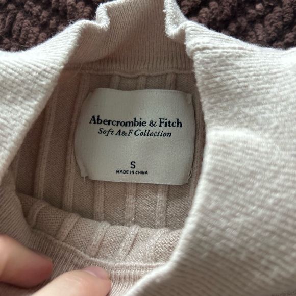 Abercrombie & Fitch Knit Set - Picture 2 of 5